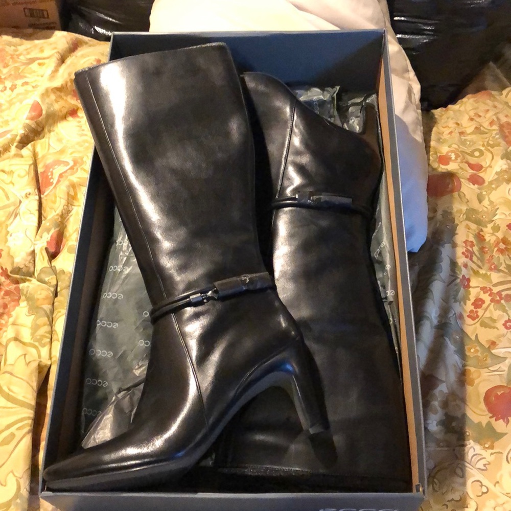 Brand new Ecco tall boots
